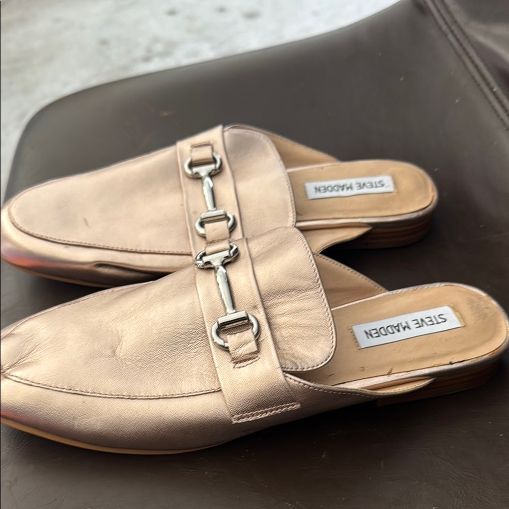 Steve Madden Women's Rose Gold loafers/Slides